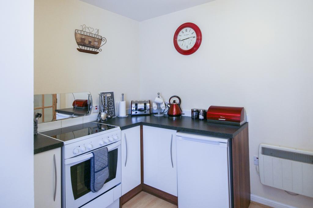 4 Varis Apartments Форрес Екстер'єр фото